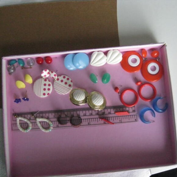 Lot of 15 Vintage Pierced Earrings No Backs - Picture 2 of 16